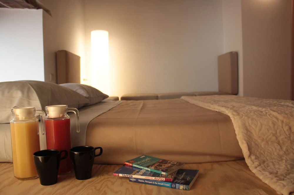 Casa Latina Bed & Breakfast Napoli Bagian luar foto