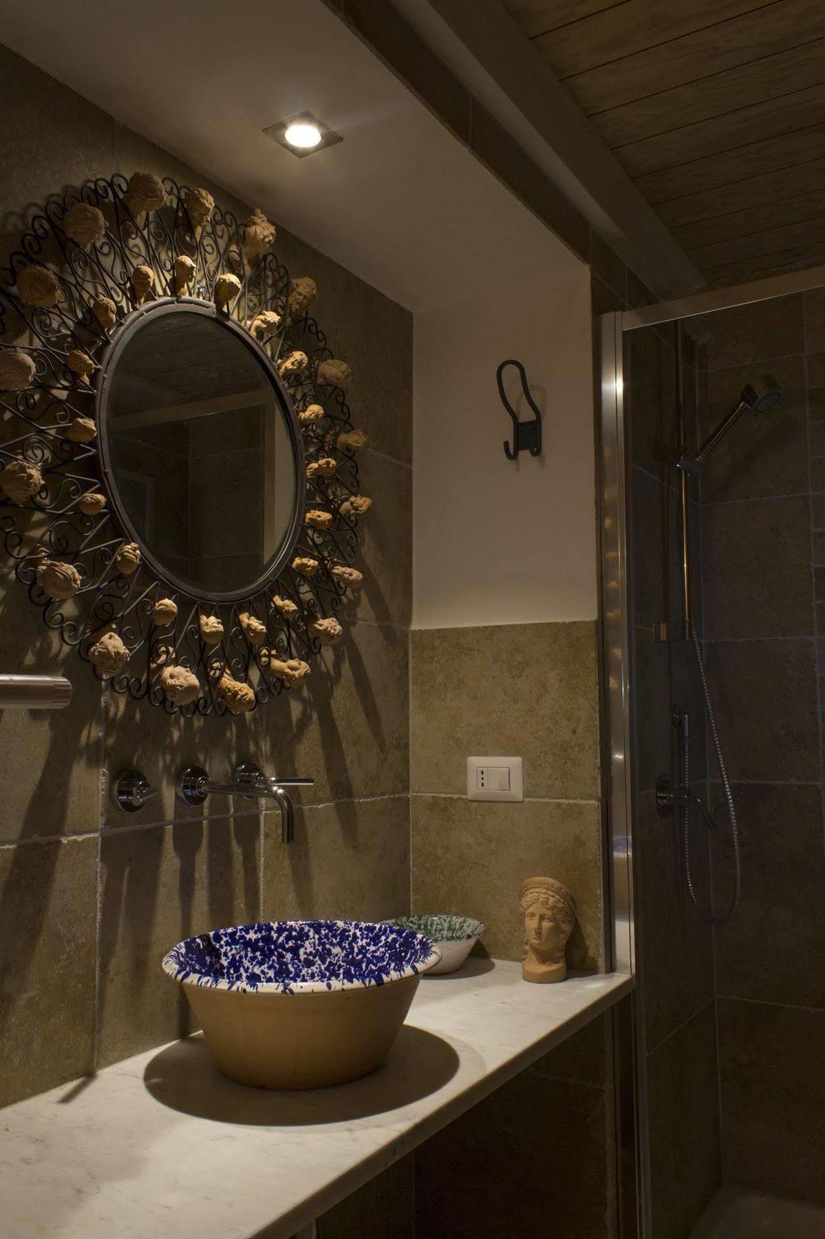 Casa Latina Bed & Breakfast Napoli Bagian luar foto
