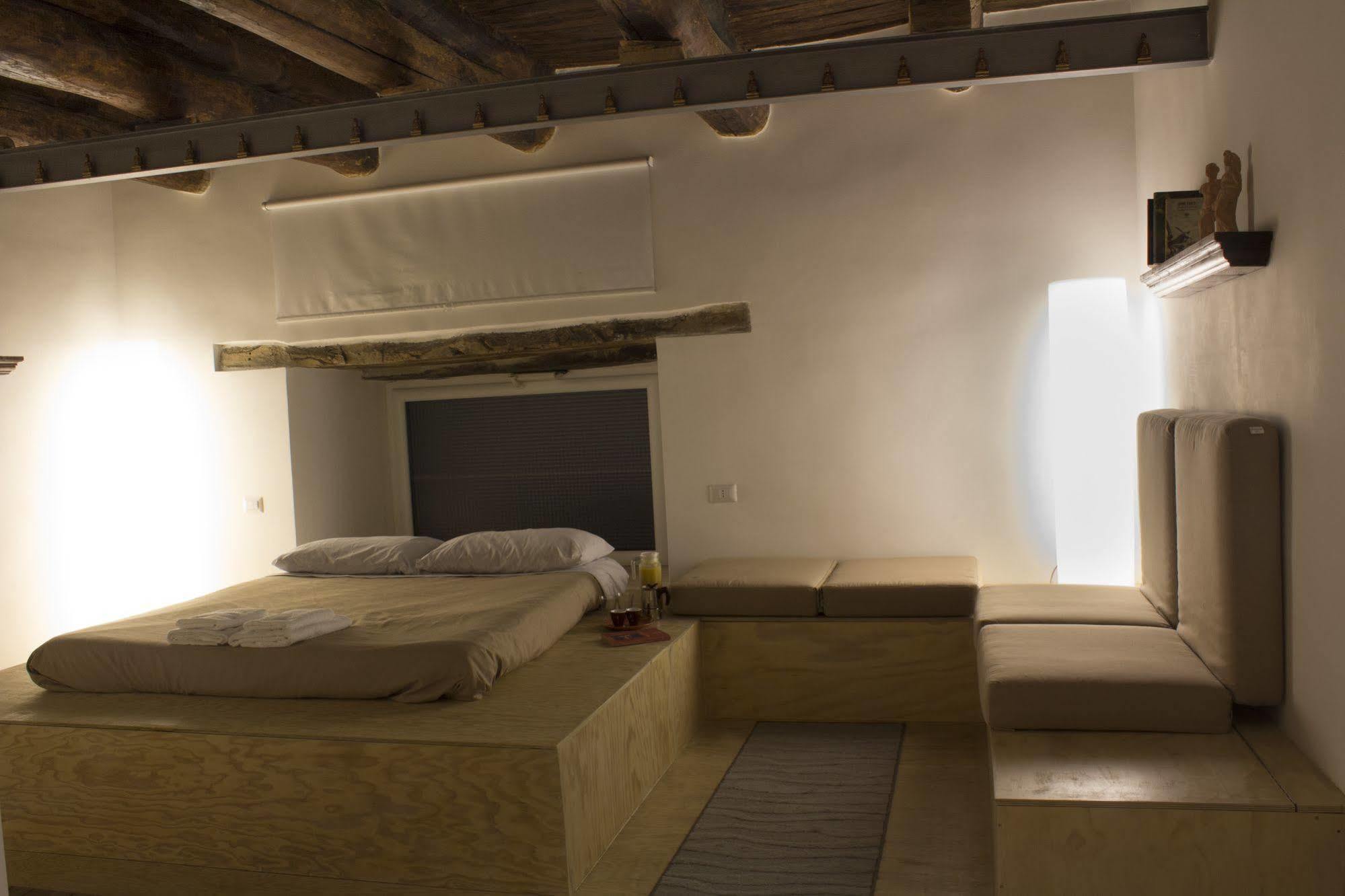 Casa Latina Bed & Breakfast Napoli Bagian luar foto