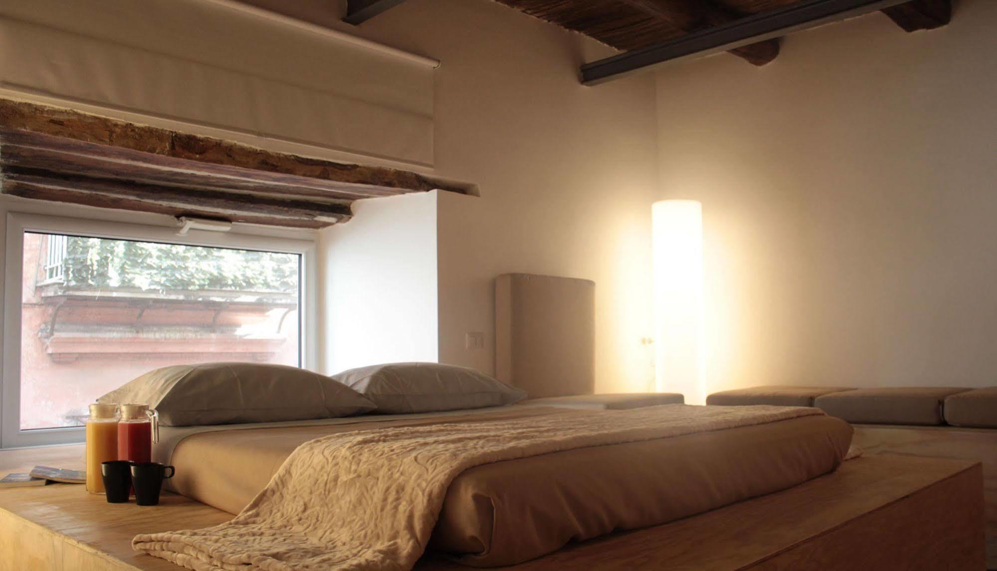 Casa Latina Bed & Breakfast Napoli Bagian luar foto